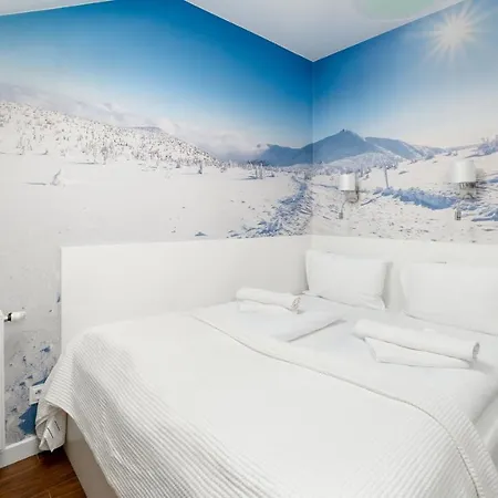 Triventi Mountain Residence, Sun & Snow カルパッチ